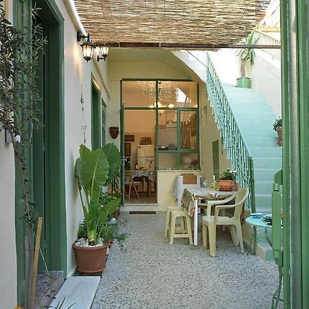 Ferienwohnung Pireas Port Next To Metro Artistic House Exterior foto