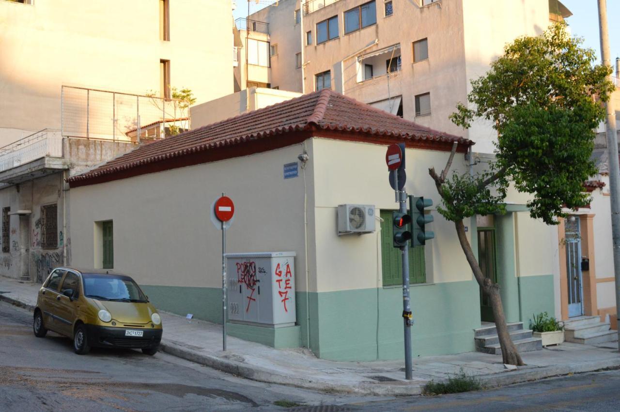 Ferienwohnung Pireas Port Next To Metro Artistic House Exterior foto